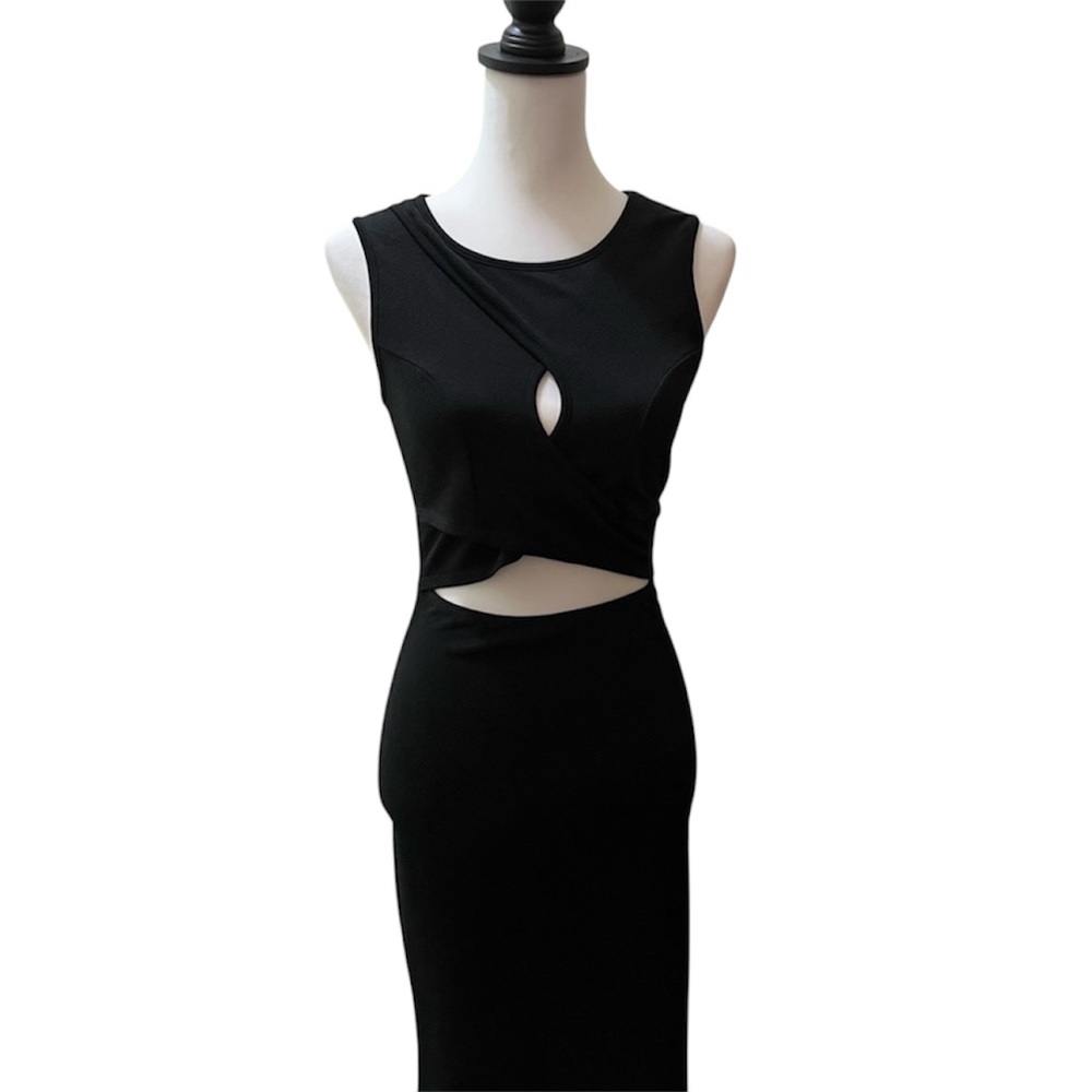 Blue Blush, Black sleeveless, Open Front Dress